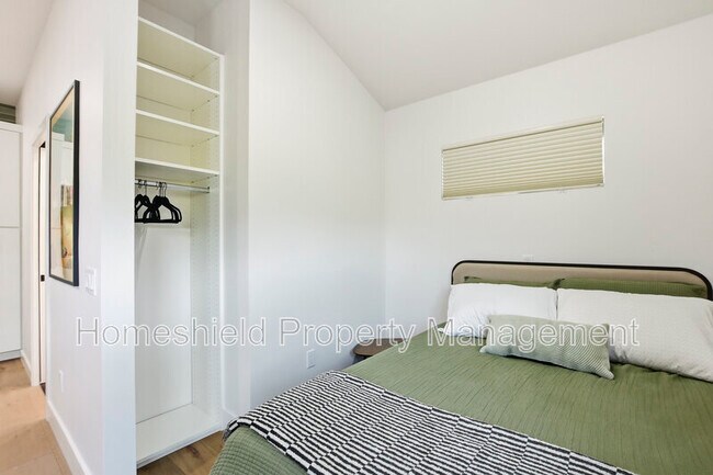 Building Photo - 3704 Wilcox St