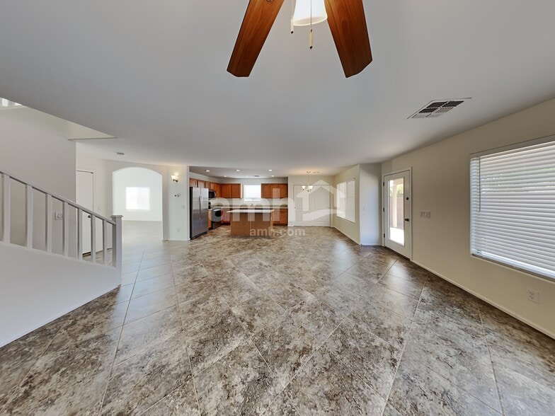 Building Photo - 3910 E Hematite Ln