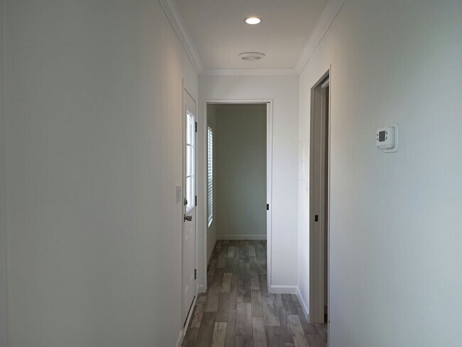 Building Photo - 38 Lily Dr