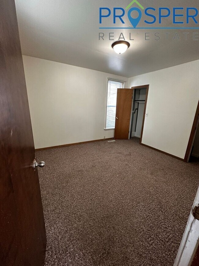 Building Photo - WA818X