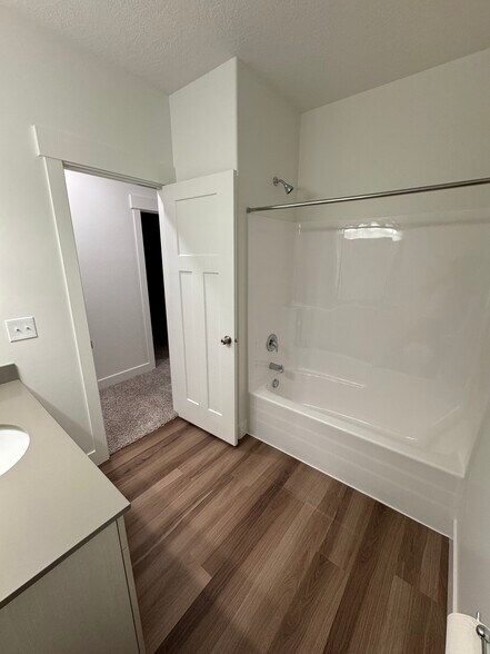 Building Photo - 874 N Hemsworth Way