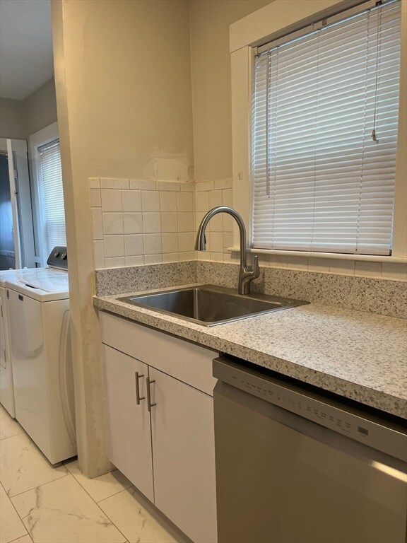 Building Photo - 145 Winsor Ave