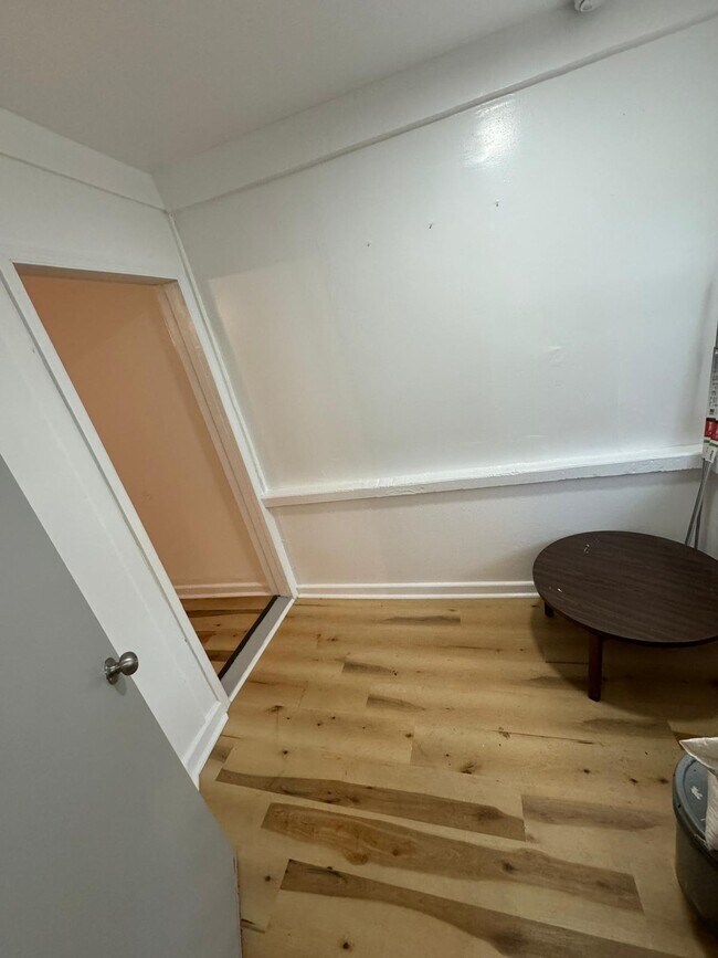 Building Photo - 150 S 13th Ave