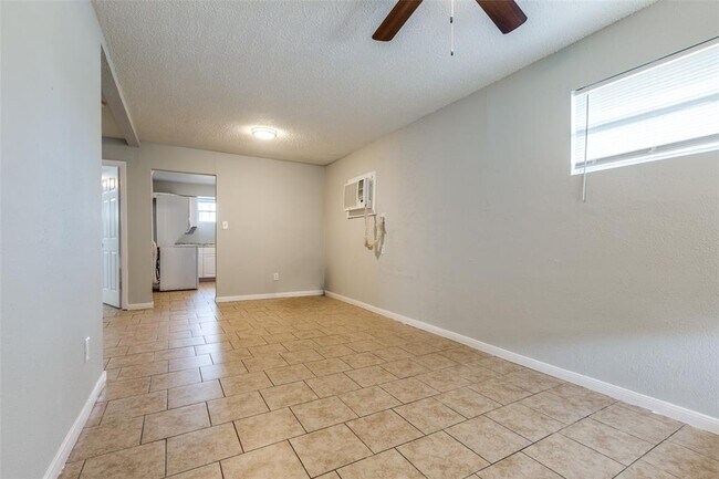 Building Photo - 4812 Cruse Rd