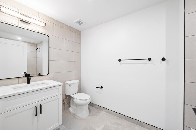 Building Photo - 337 Johnston Ave