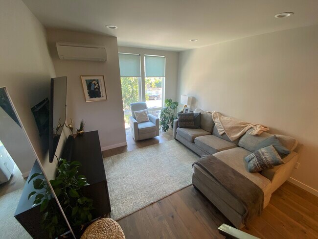 Living Room - 207 16th Ave