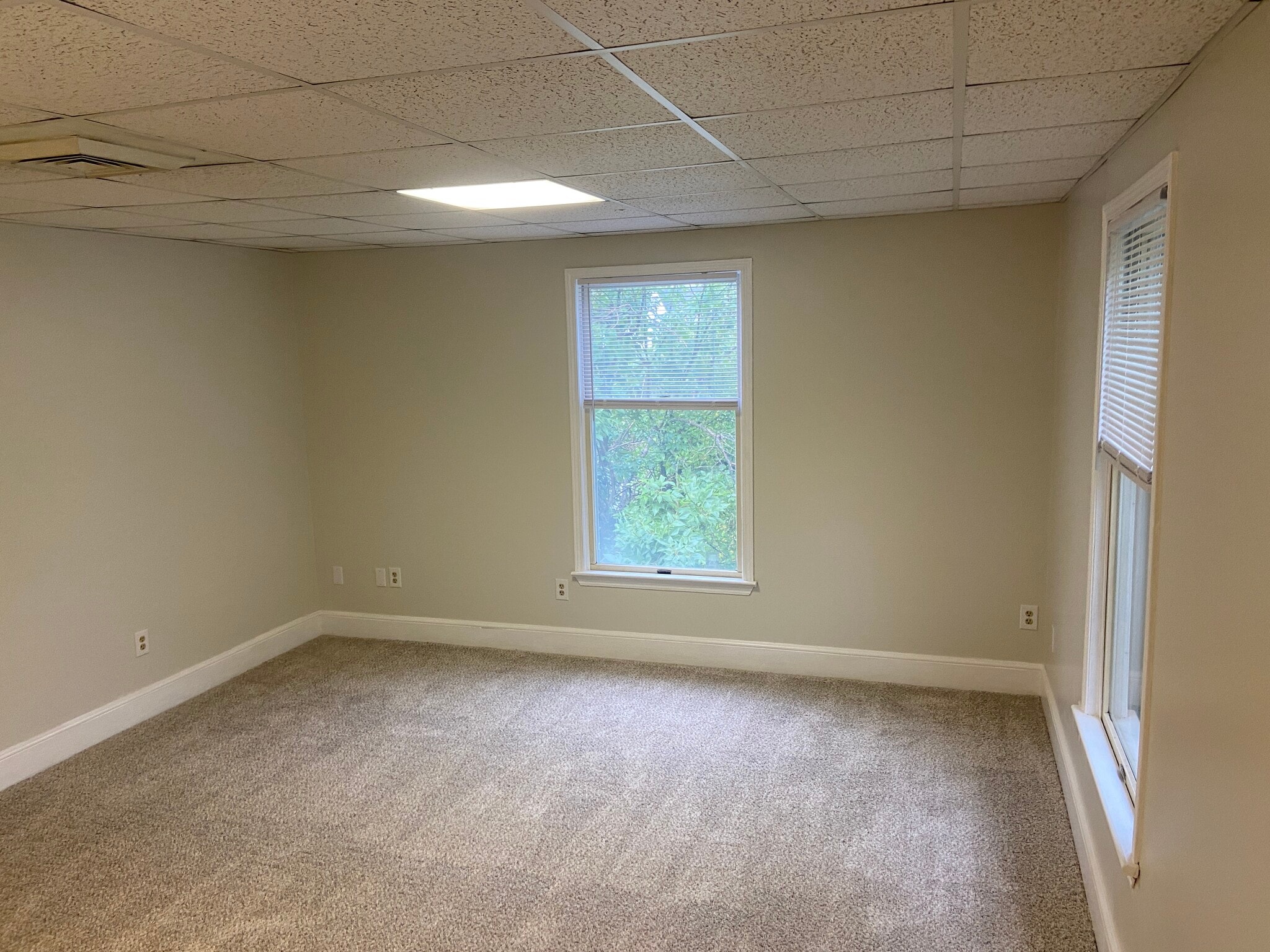 Primary BR - 432 Roanoke Blvd