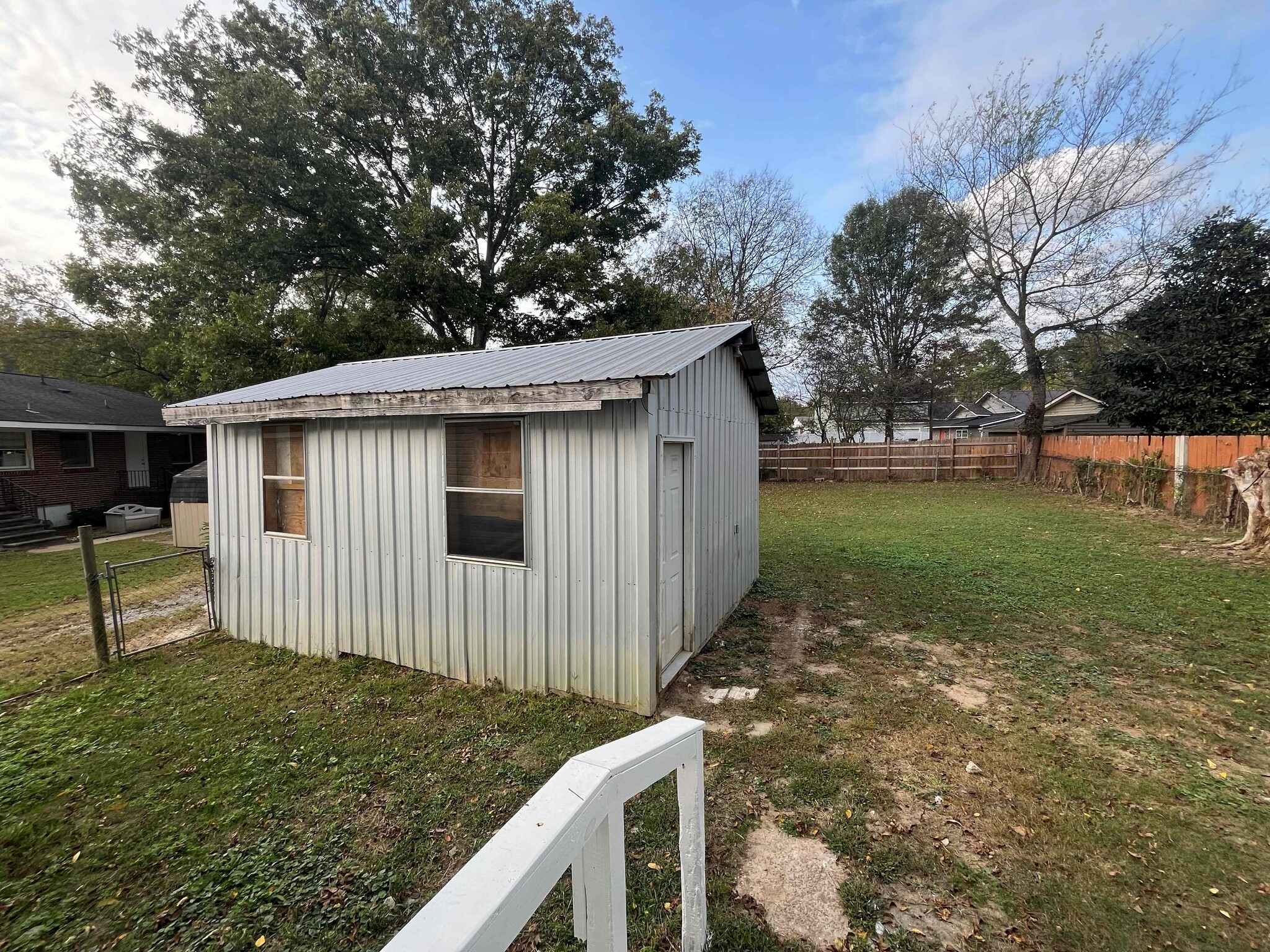 Building Photo - 603 Rock St SE