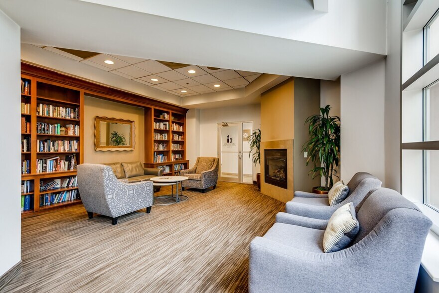 Building Photo - 545 N Dearborn St