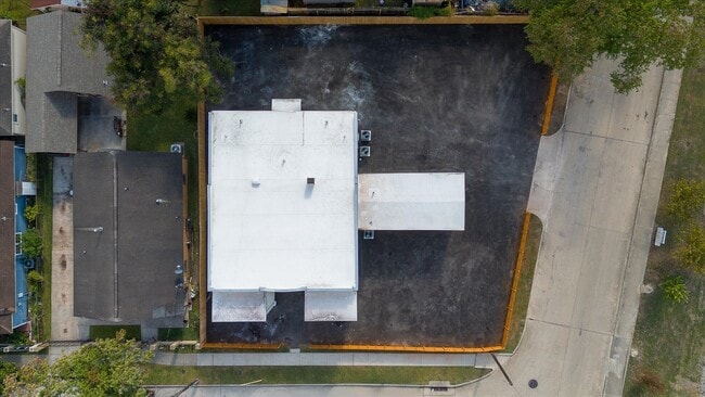 Building Photo - 6608 Avenue O