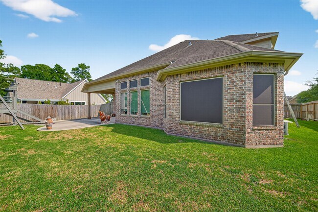 Building Photo - 15802 Pine Cone Ln
