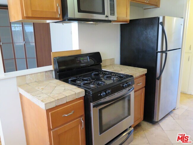 Building Photo - 1432 Stanford St