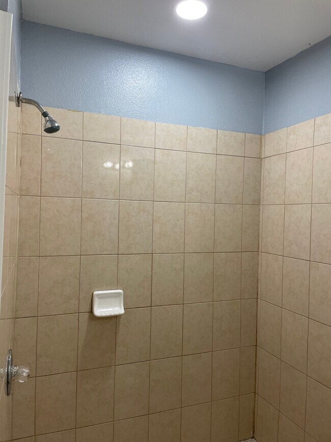 Building Photo - 1015 Hope River Dr