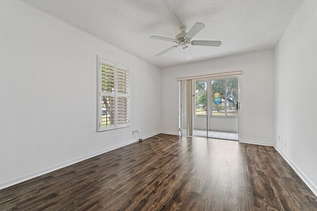 Building Photo - 5570 Tamberlane Cir