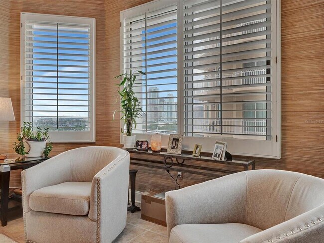 Building Photo - 555 5th Ave NE