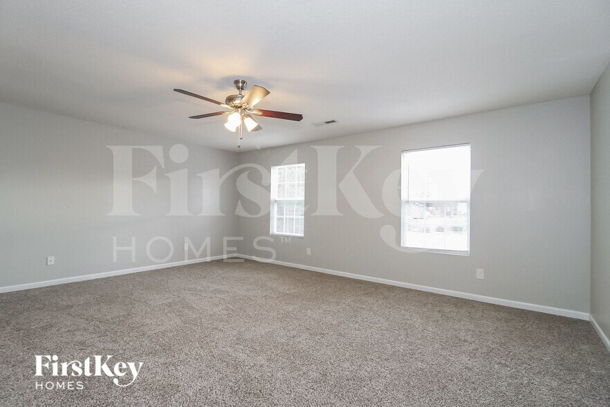 Building Photo - 196 Huron Ct