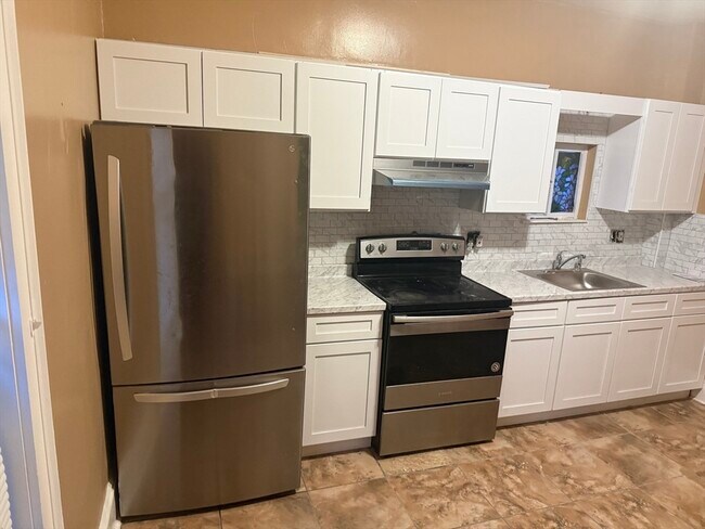 Building Photo - 42 Essex St