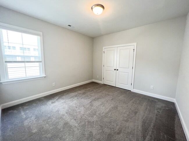 Building Photo - Like new 4BR house in Tryon, Wake Forest