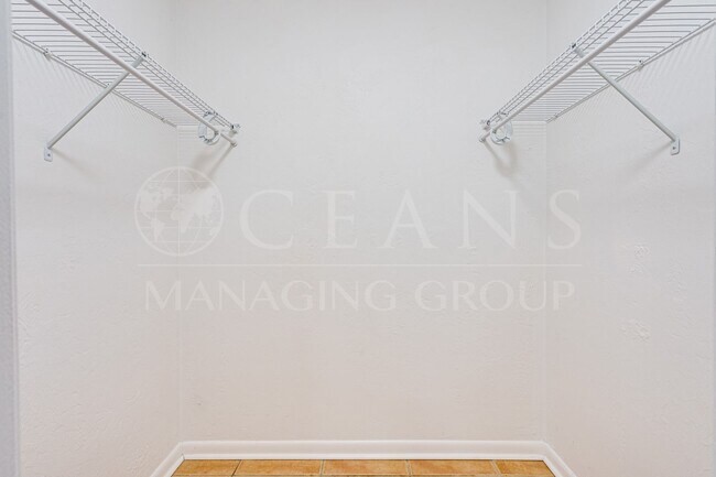 Building Photo - Beautiful Two-Story Townhome in Ormond Beach