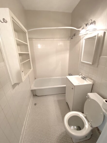 Building Photo - 88 N Willett St