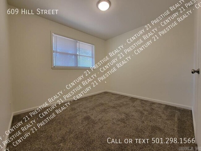 Building Photo - 609 Hill St