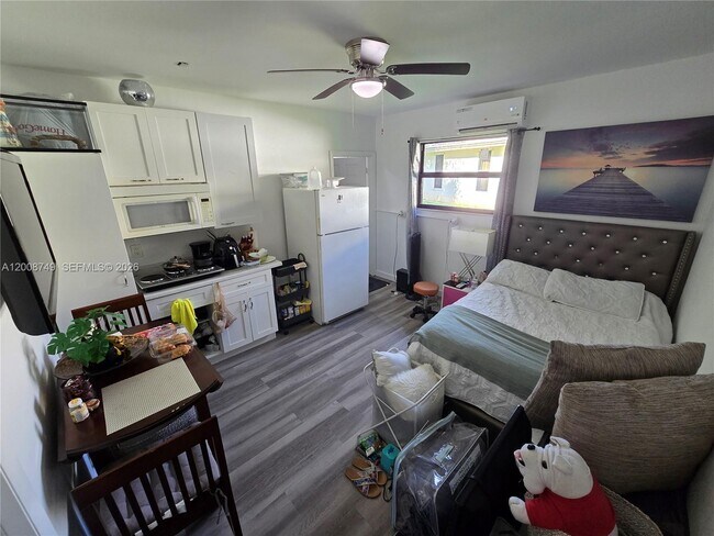 Building Photo - 11578 NW 39th Pl