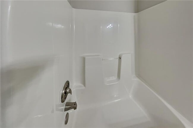 Building Photo - 89 White Oak St