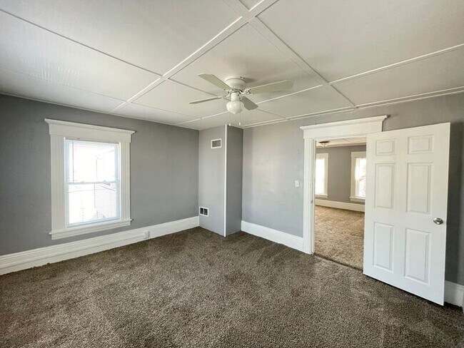 Building Photo - 421 Spruce St