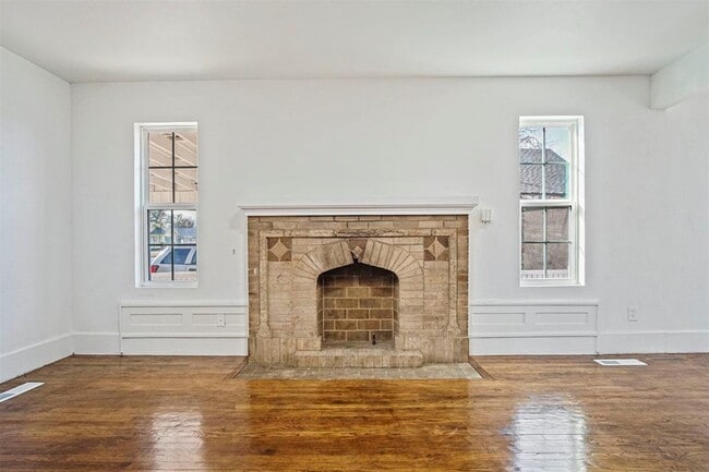 Building Photo - 609 SW 30th St