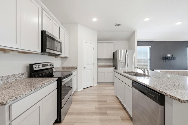 Building Photo - 1009 Marvin Wy