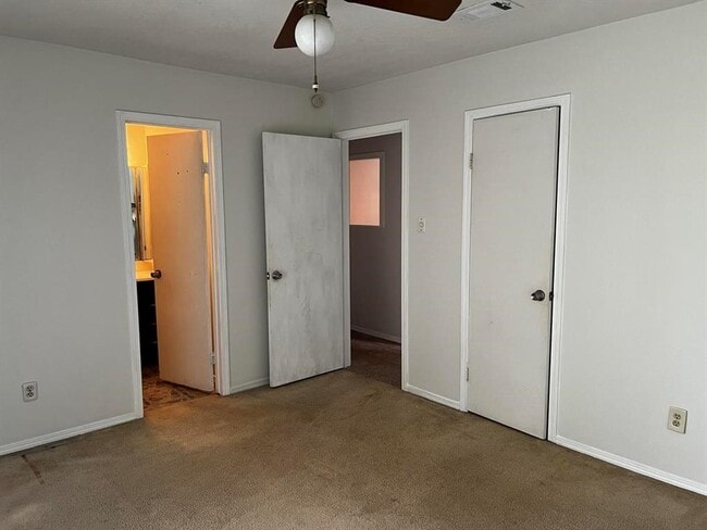 Building Photo - 22118 Singing Spurs Dr