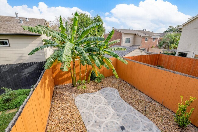 Building Photo - 2019 Morse St