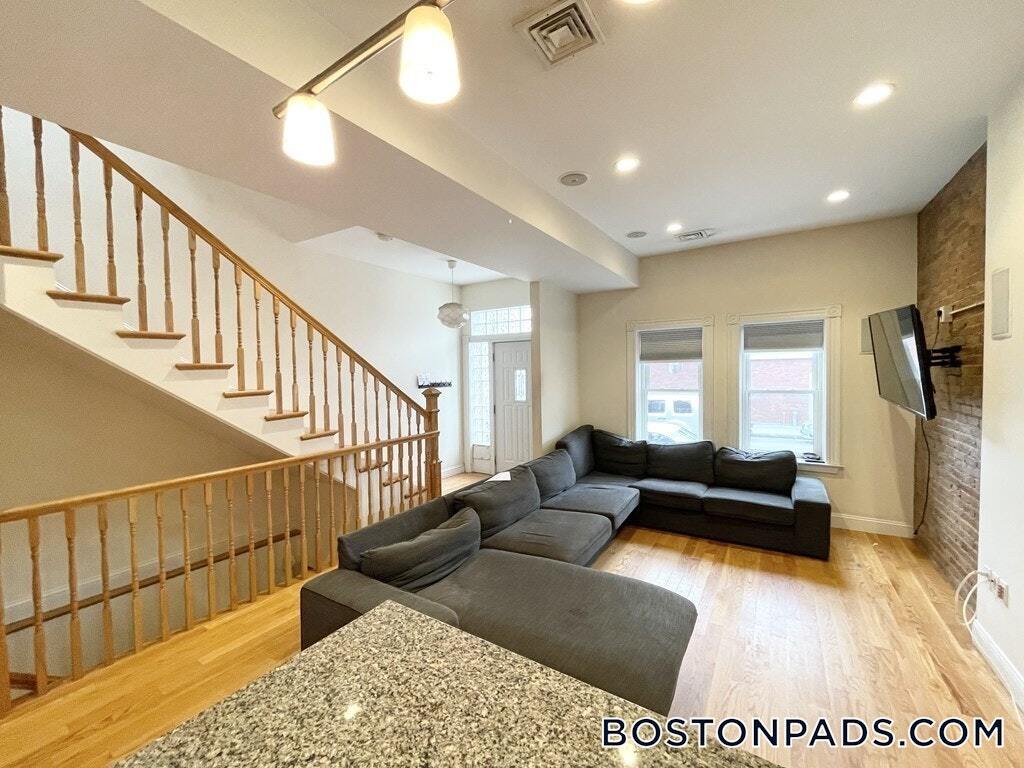 Building Photo - 98 L St