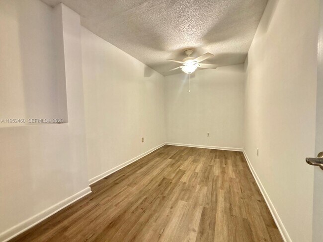 Building Photo - 1703 Whitehall Dr