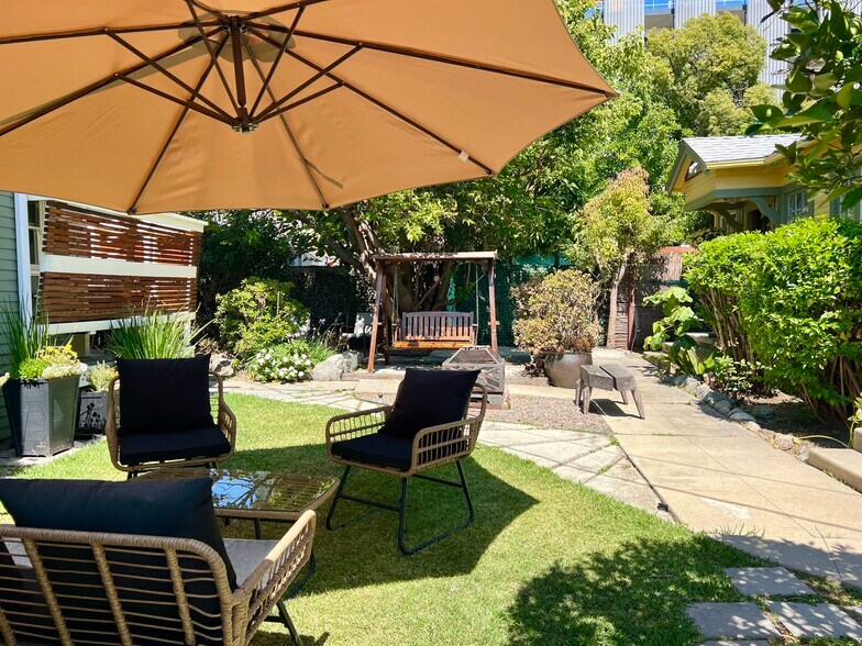 Shared yard - 5714 Virginia Ave