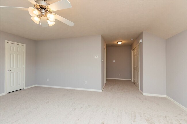 Building Photo - 10126 Holly Chase Dr