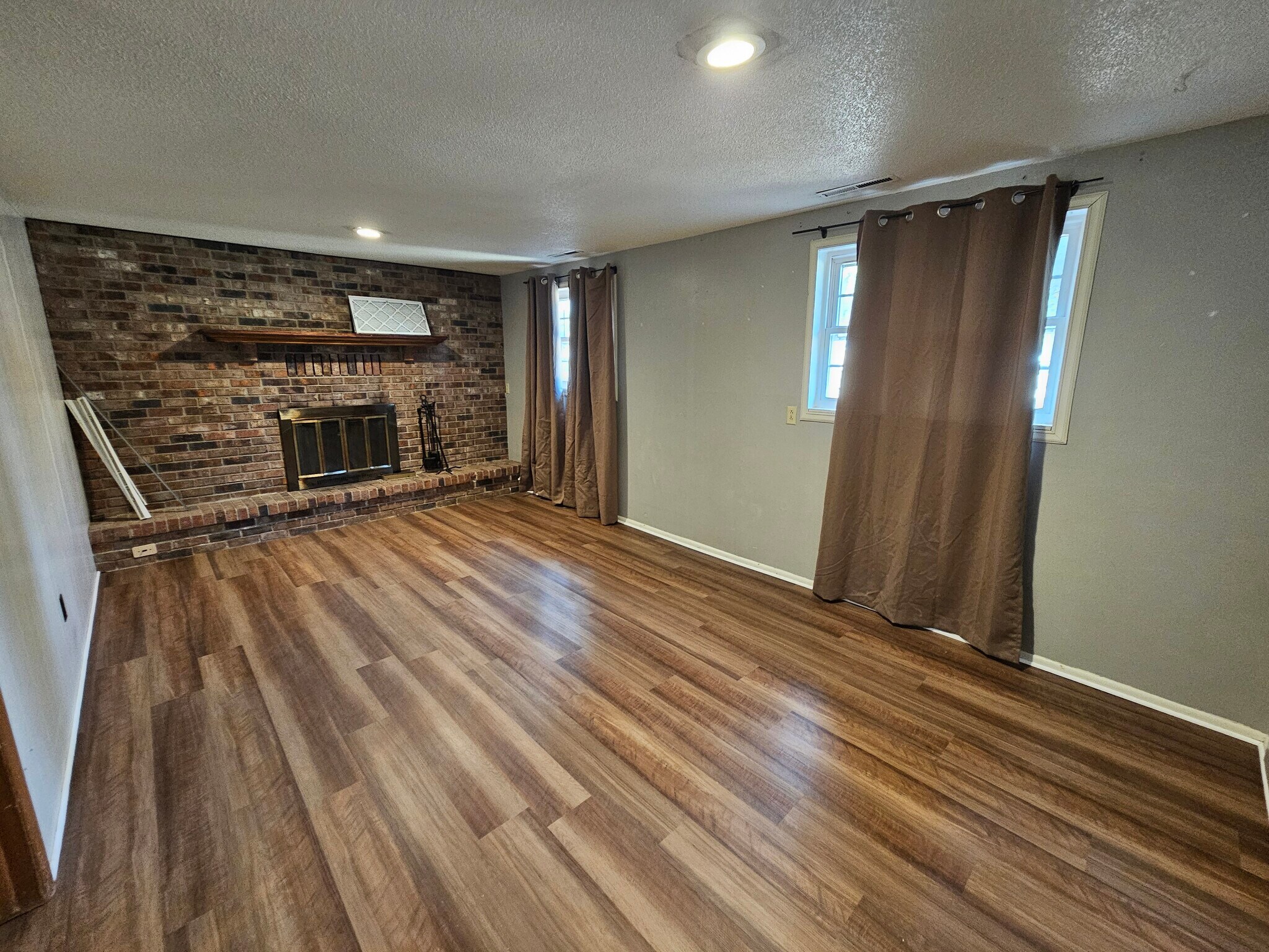 Building Photo - 3627 Mesa Grande Dr