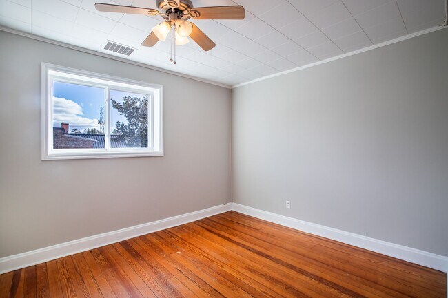 Building Photo - Downtown Apartment