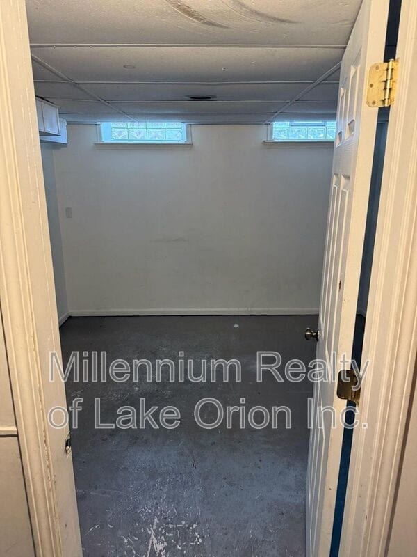 Building Photo - 321 W Princeton Ave