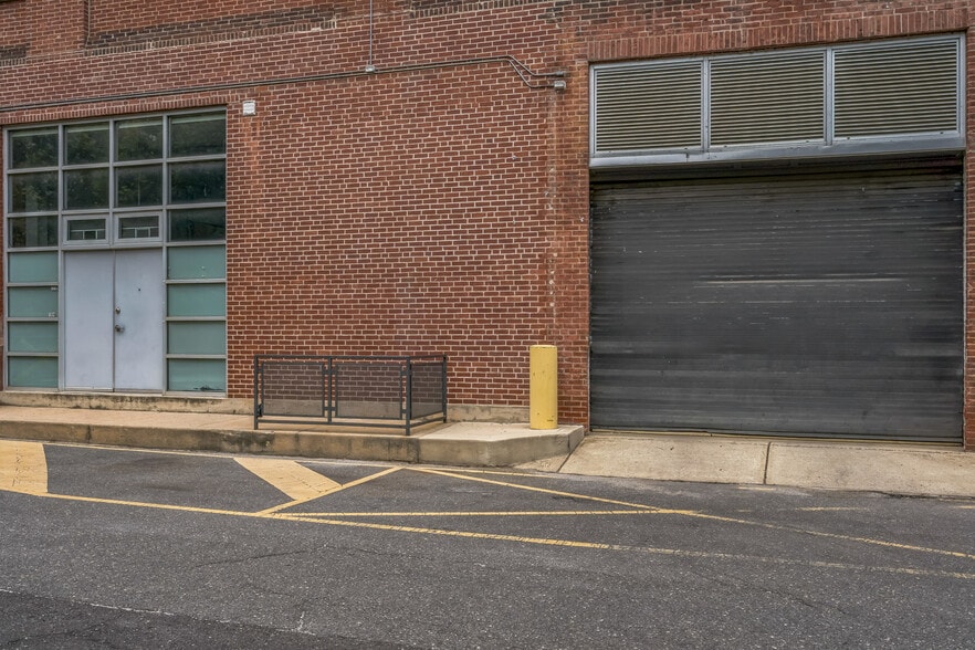 Building Photo - 1234 Hamilton St