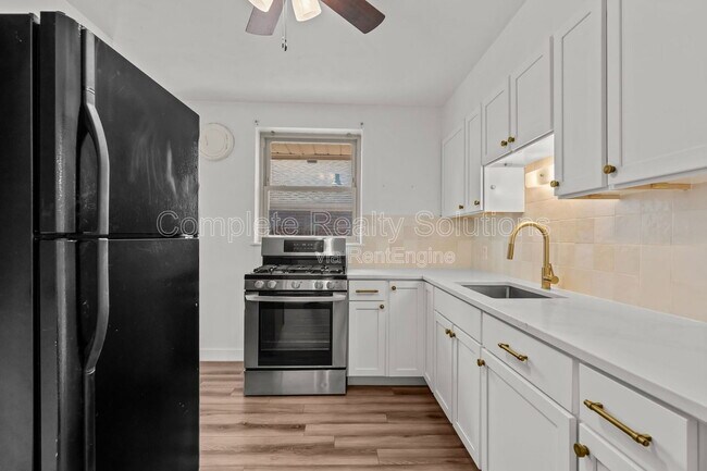 Building Photo - 5655 Potomac St