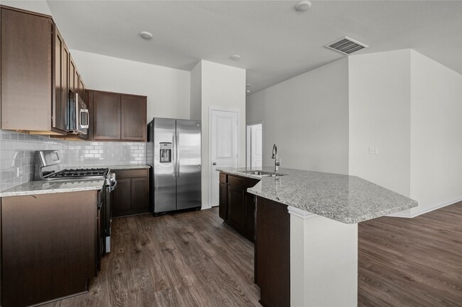 Building Photo - 416 Magnolia Ln