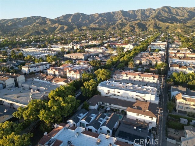 Building Photo - 534 E San Jose Ave