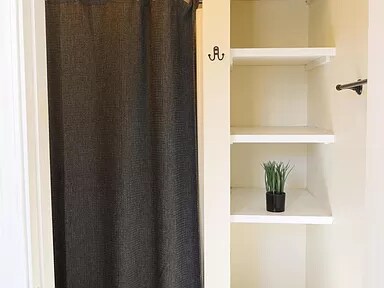 Building Photo - 100 York Dr