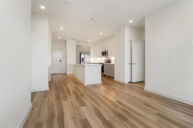 Building Photo - 405 N Ewing Ave