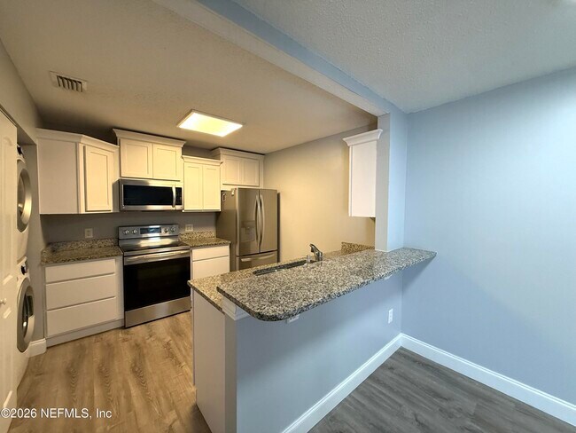 Building Photo - 1033 Sea Hawk Dr