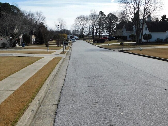 Building Photo - 1570 Hill Crossing Ct