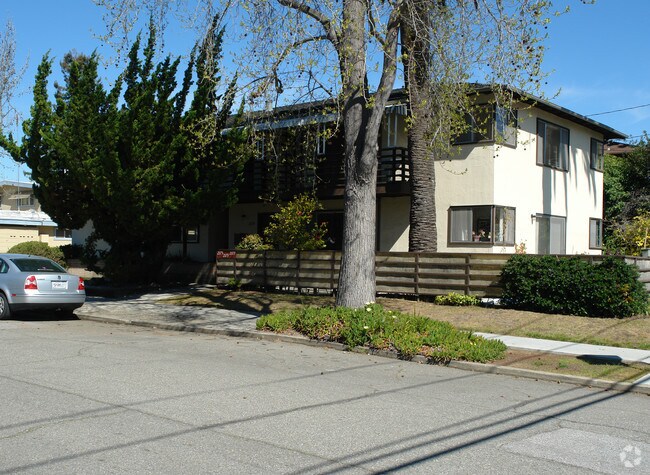 Building Photo - 2175-2179 Williams St