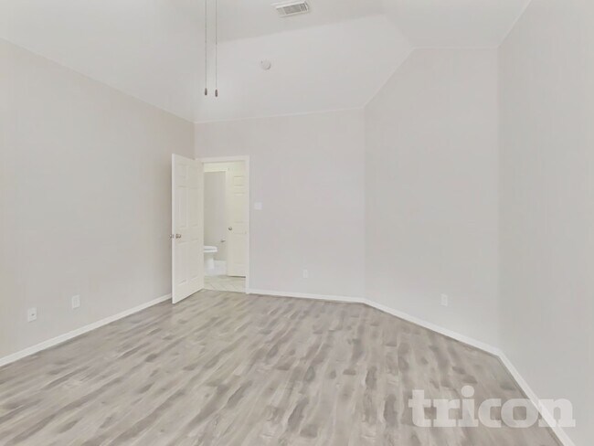 Building Photo - 6855 Tournament Dr