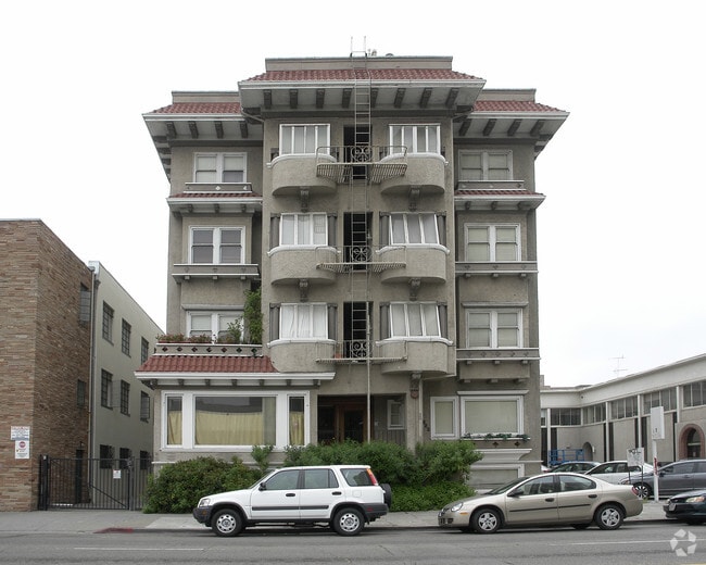 Building Photo - Laconia Apartments